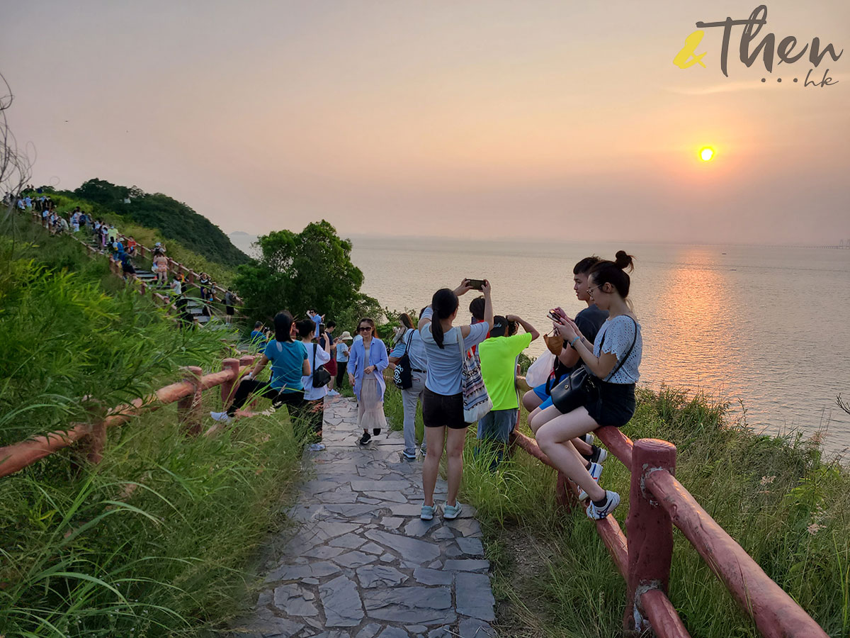 大澳 虎山 行山 水鄉 重陽節 風景 香港少林武術文化中心 行山徑 步道 虎山觀景步道 遊人 夕陽