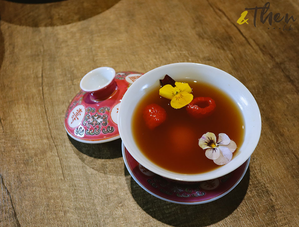 港式扒房 Lab Eat Bistro 全牛祭 創意菜式 打卡美食 牛扒 新抱茶 波本威士忌 英式早餐茶 蜜桃 青檸