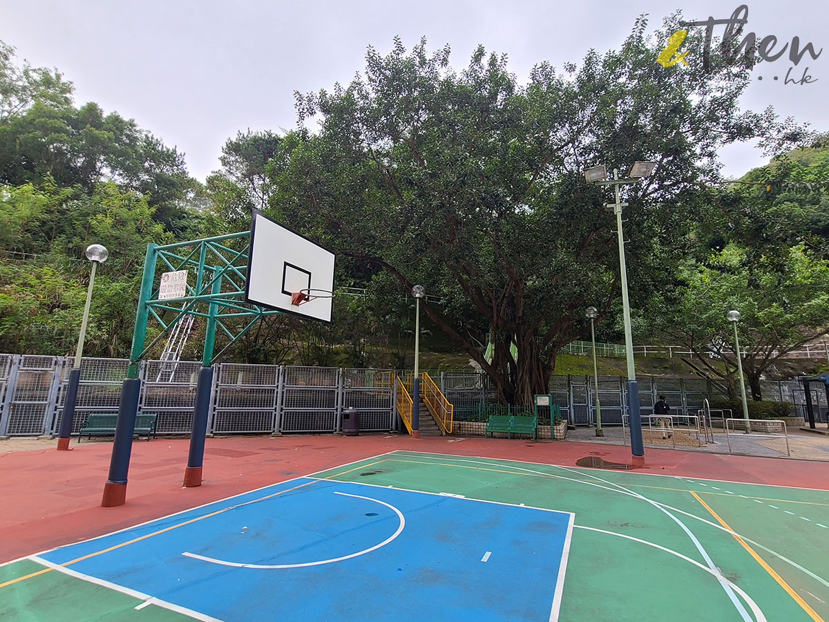 荃灣 石圍角 麥當勞叔叔 荃灣山邨 象山邨 梨木樹邨 香港舊屋邨 小學 籃球場 樓梯 