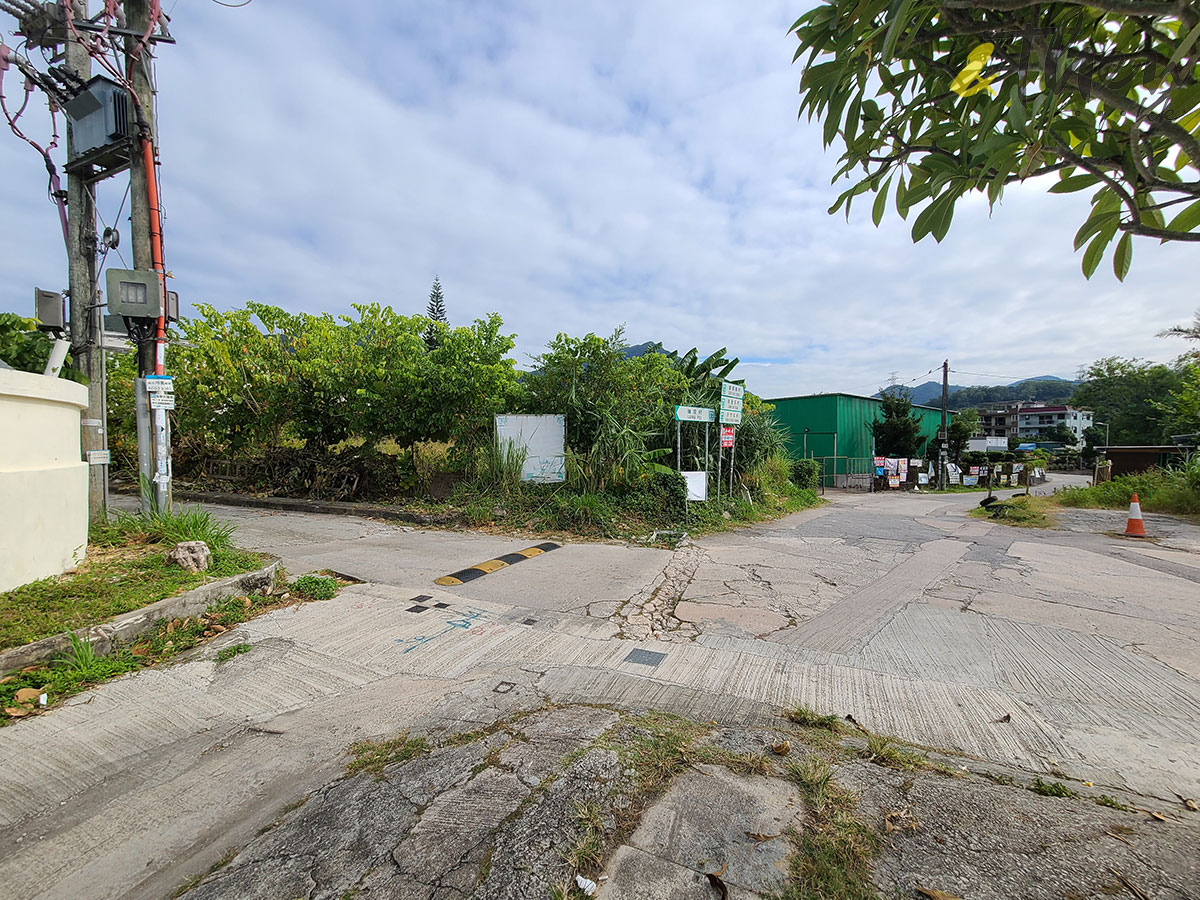 行山 打卡勝地 香港本地遊 登山 山友 粉嶺八角塔 赤柱古道 蝌蚪坪 丹竹坑 丹山河 沙頭角公路 村徑 洛神花 簡頭村生命導向中心