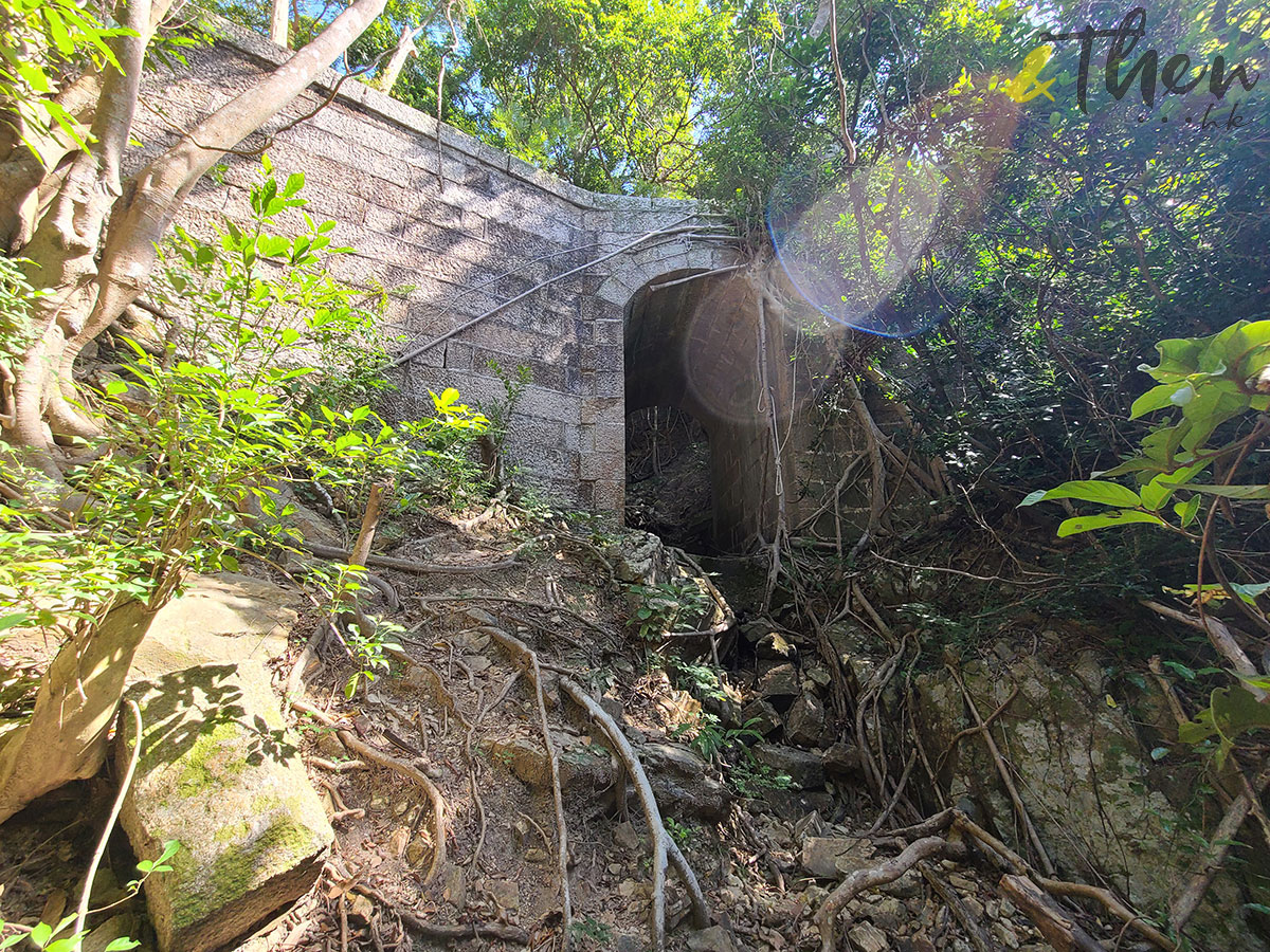 行山 打卡勝地 香港本地遊 登山 山友 粉嶺八角塔 赤柱古道 蝌蚪坪 舂磡角道 南區海濱長廊 赤柱古道 古老石拱橋 司馬文 獅子坑石橋 老虎坑石橋