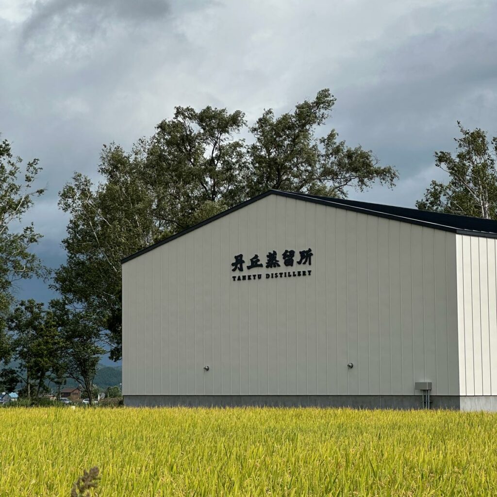 雪の窓 雪之窗 Yuki no Mado 氈酒 白蘭樹下 威士忌 gin 北海道 創辦人 Kit Cheung Joseph 丹丘蒸留所